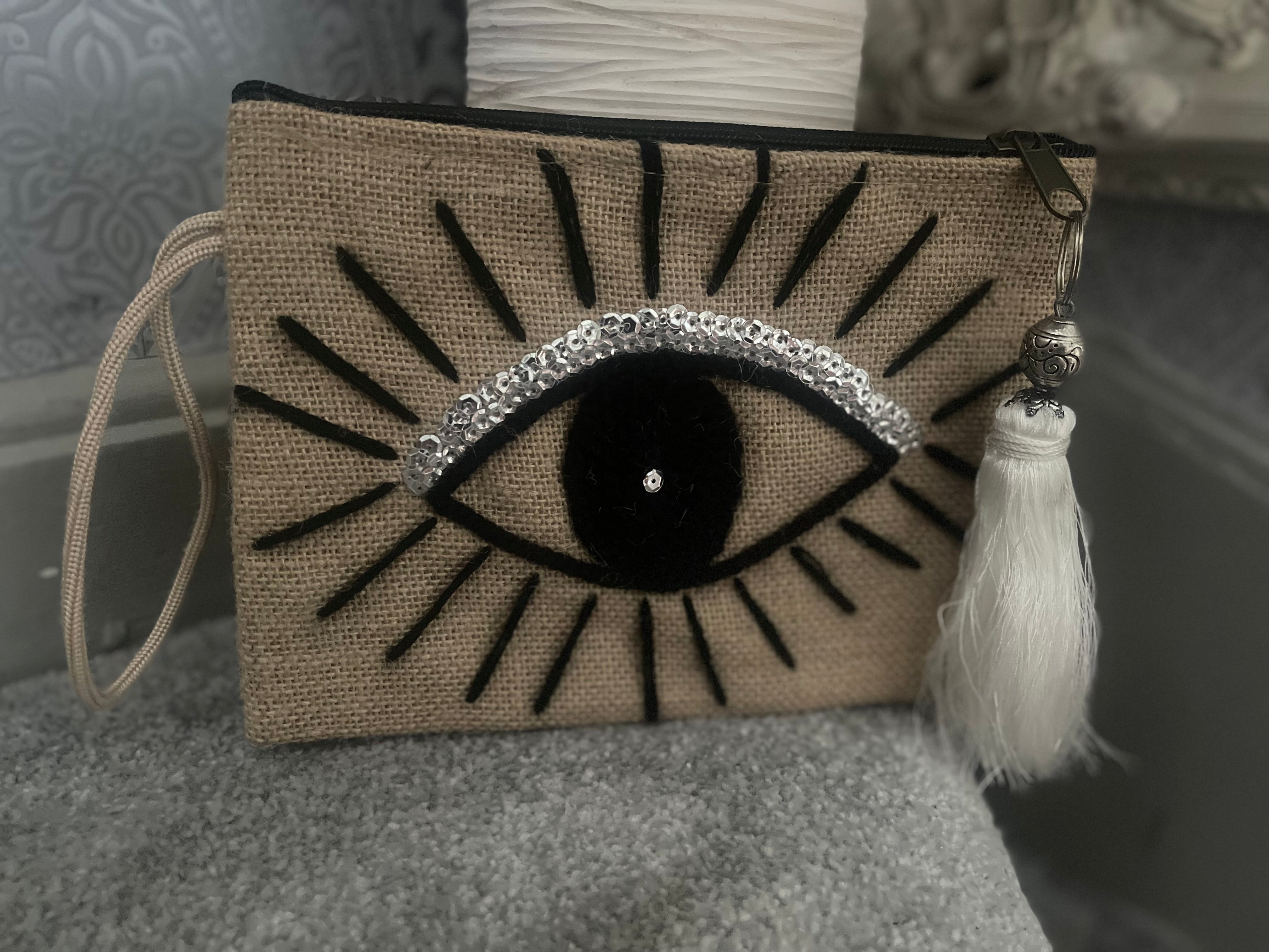 Eye bag